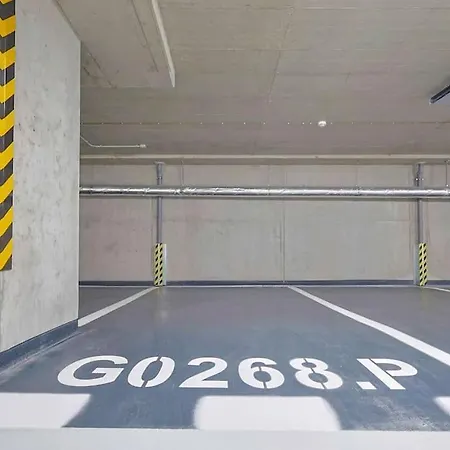 Lägenhet Danubius One - Spacious W Free Parking