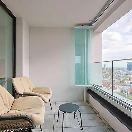 Danubius One - Spacious W Free Parking Lägenhet *