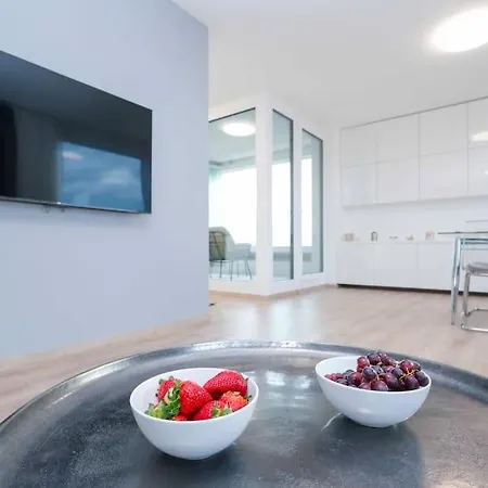 Lägenhet Danubius One - Spacious W Free Parking Bratislava