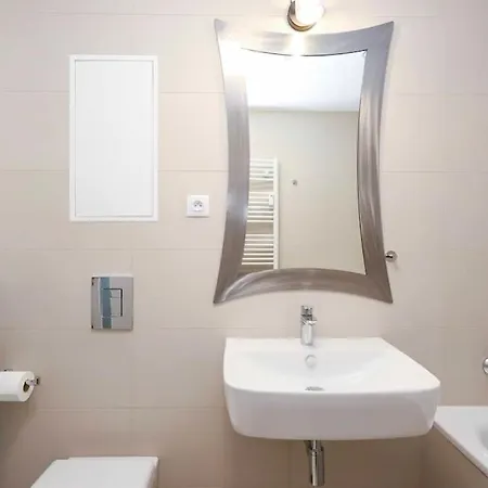 Lägenhet Danubius One - Spacious W Free Parking Bratislava