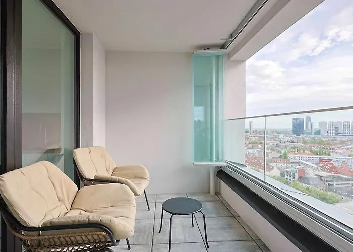 Danubius One - Spacious W Free Parking Διαμέρισμα *