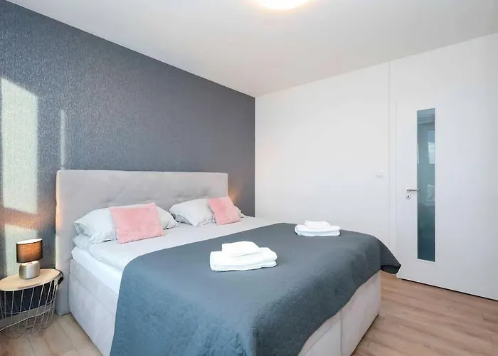 Danubius One - Spacious W Free Parking Διαμέρισμα