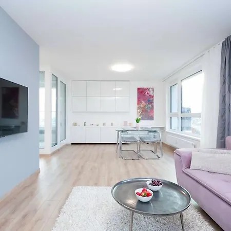 Danubius One - Spacious W Free Parking Bratislava