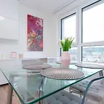 Apartament Danubius One - Spacious W Free Parking Bratysława