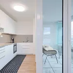 Danubius One - Spacious W Free Parking Apartament *