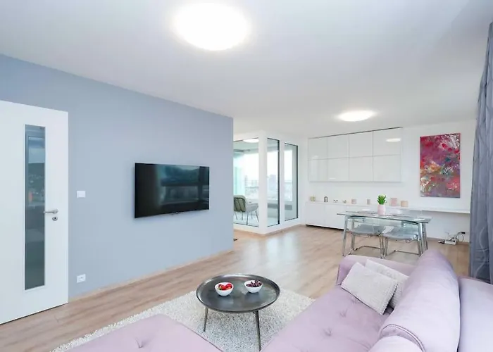 Appartement Danubius One - Spacious W Free Parking Bratislava